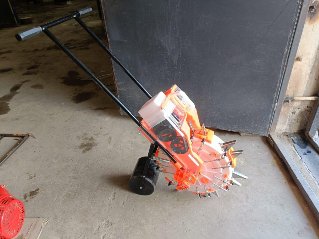Manual seed planter for use in agricultural mechanization