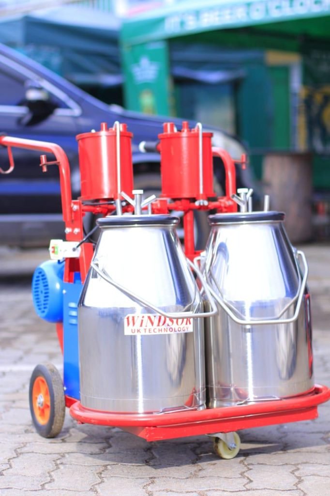 Double bucket milking Machines for use in agricultural mechanization