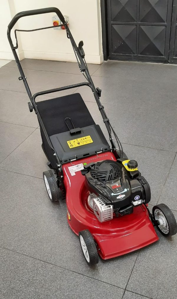 LAWNMOWER MACHINES